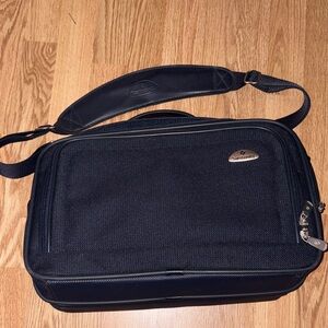Samsonite Overnight/Carry on Black Laptop Messenger Bag with Shoulder Strap